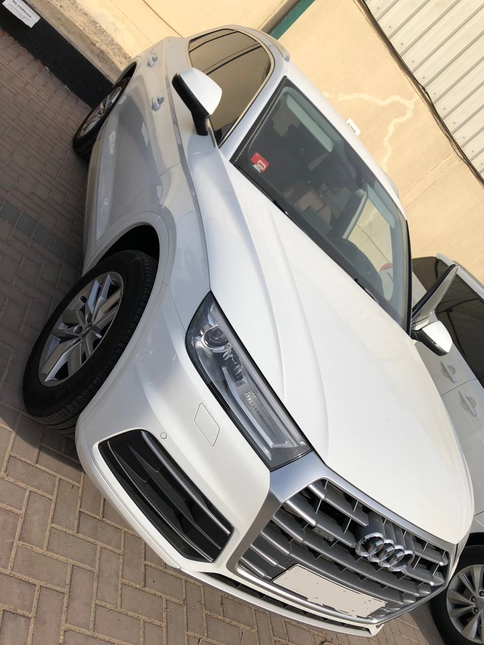 Audi Q5 2018 White rental dubai luxury car renal dubai