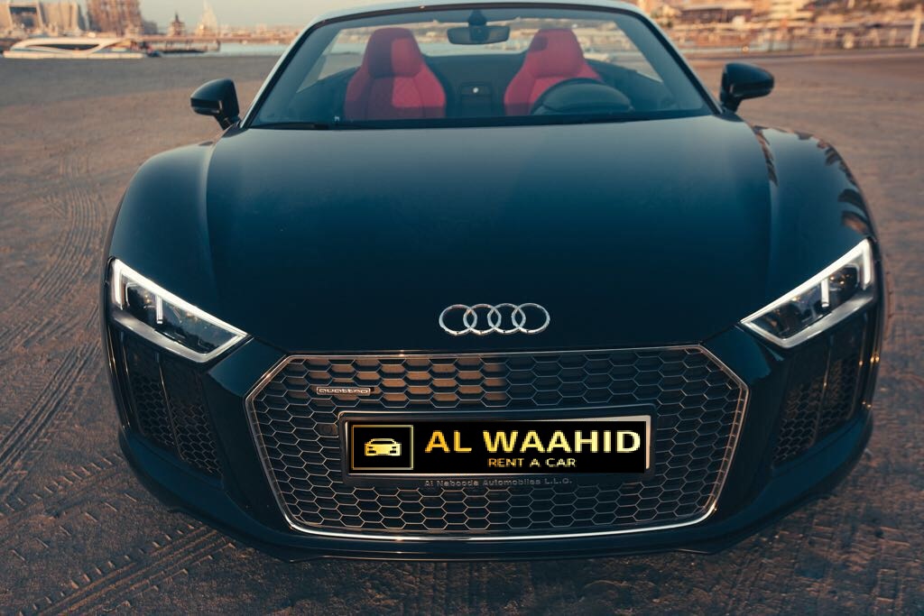 Audi R8 V10 Spyder 2018 luxury car rental dubai alwaahid rent a car