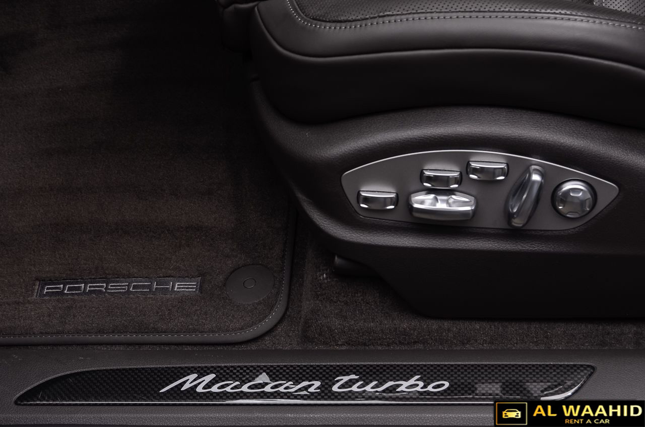 Porsche Macan Turbo – 14