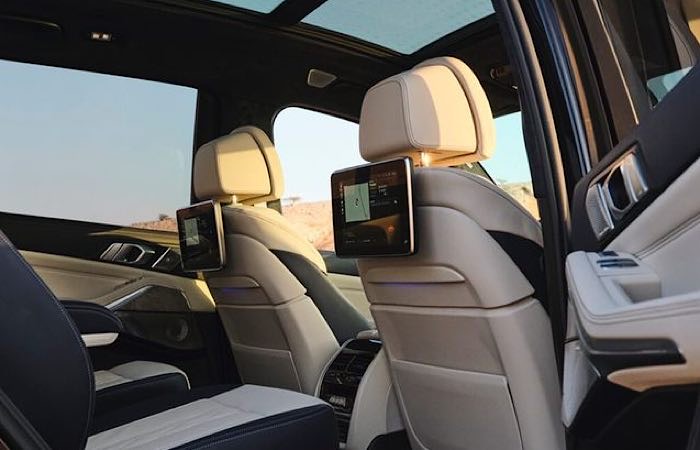 BMW X7 M50i Rental Dubai | Luxury SUV Car Rental Dubai